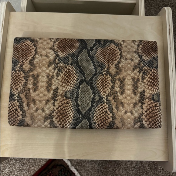 Oliveve envelope clutch - Picture 2 of 4